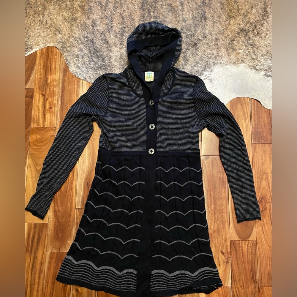 Title Nine top button closure hooded wool Sweater Dress size MEDIUM